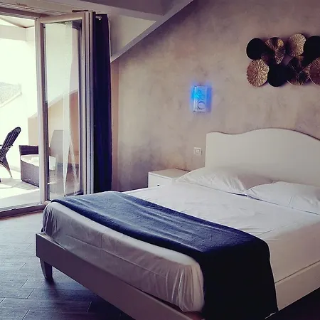 Paradise Bed & Breakfast 3*