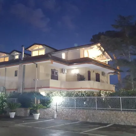 Bed & Breakfast Paradise 3*
