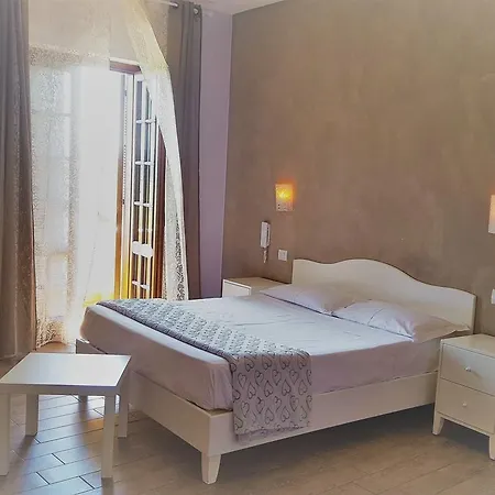 Paradise Bed & Breakfast 3*